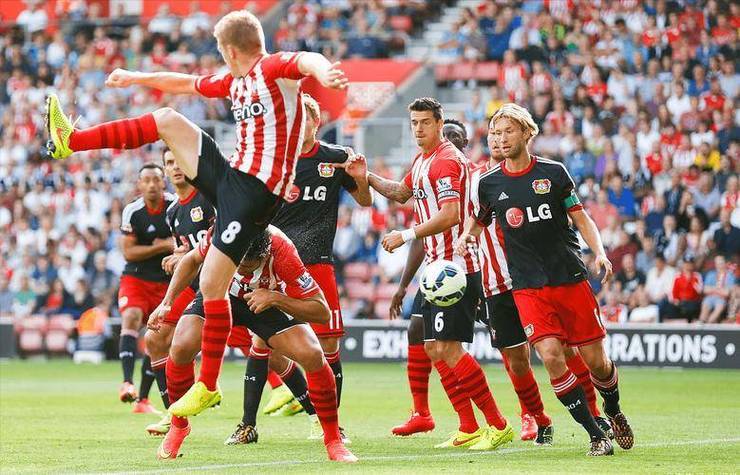 欧冠夜惊雷！拜仁“残阵狂攻”能否撕碎切尔西“客场铁幕”？